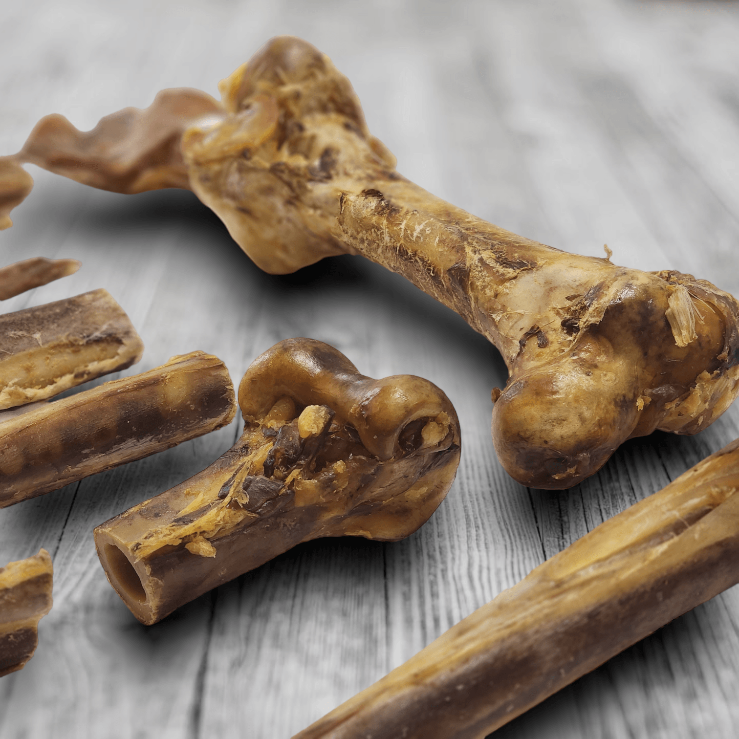 Ostrich Foot Bone (7" x 3.5"): The Flavorful & Long-Lasting Chew for Small to Medium Dogs